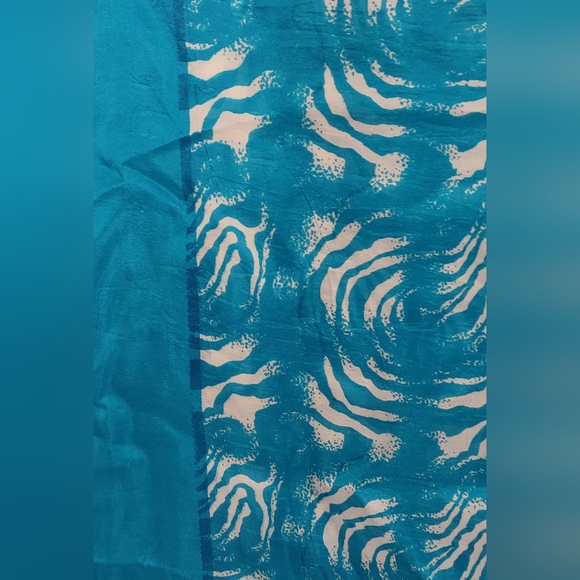 Vintage Eastern Silk Sarong 45 Inch By 64 In New In Box Abalone Buckle  Gift? - Picture 5 of 10